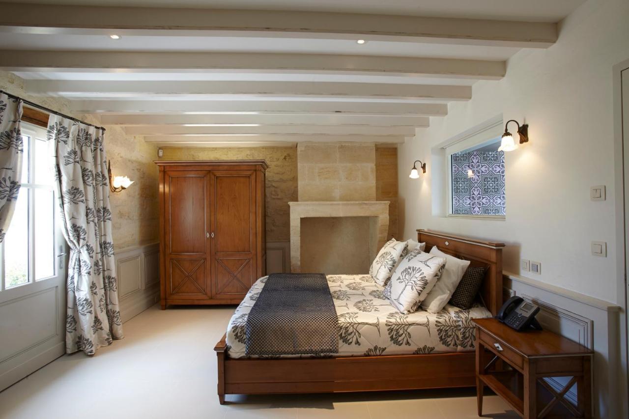 Château La Rose Perrière Lussac (Gironde) Quarto foto